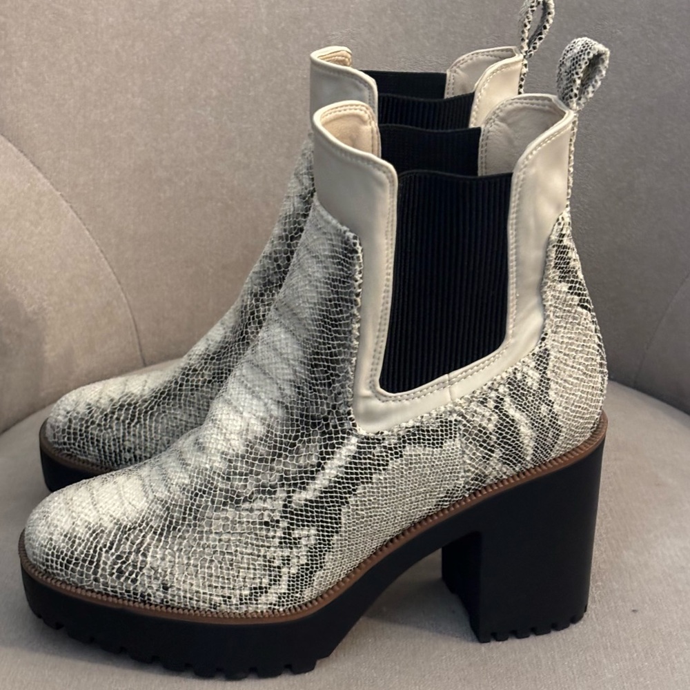 Snakeskin Y2K Ankle Block Heel Chunky Boots Platform Size 6